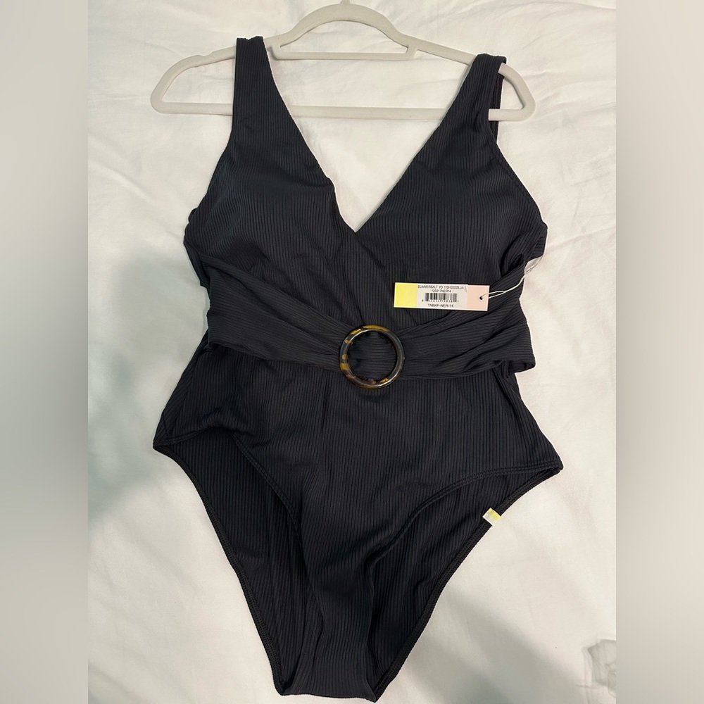🌟NWT. NEVER WORN!🌟 Summersalt Ribbed Belted Backflip bathing suit! Size 14